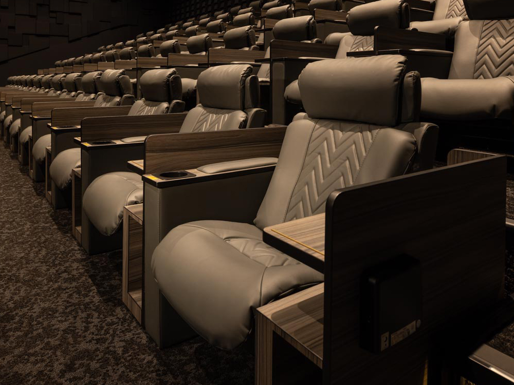 THEATERS-シアター・座席・音響設備｜109シネマズプレミアム新宿