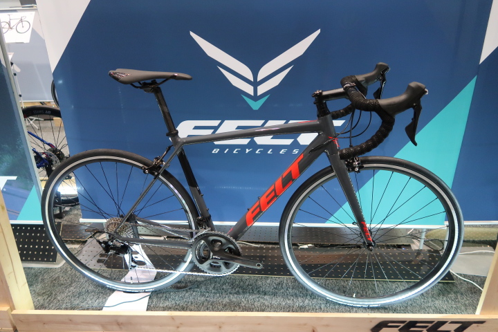 FELT (フェルト) FR30 2019年モデル 超軽量 カーボンフレーム エアロ