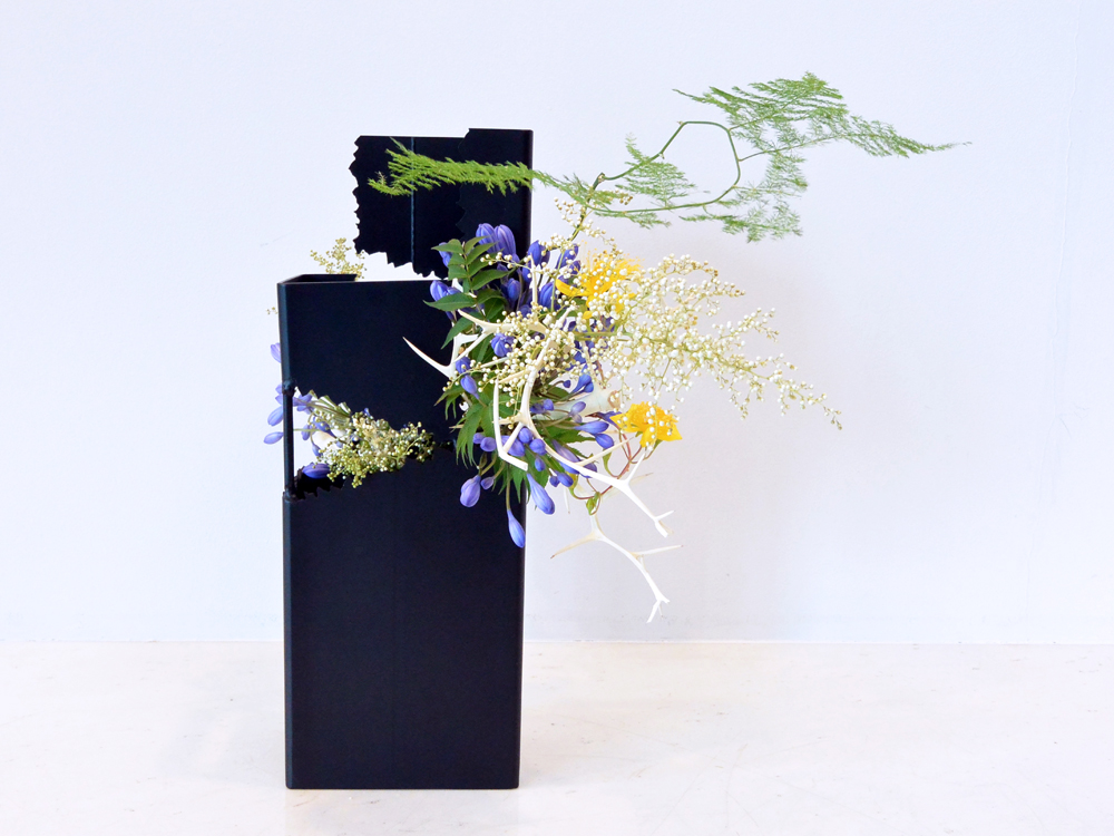 いけばな草月流「六本木春望」鉄花器展示販売 | ANB Tokyo | 一般財団