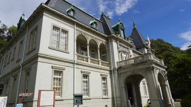 萬翠荘の観光、松山で昭和天皇も滞在した大正浪漫あふれる洋館