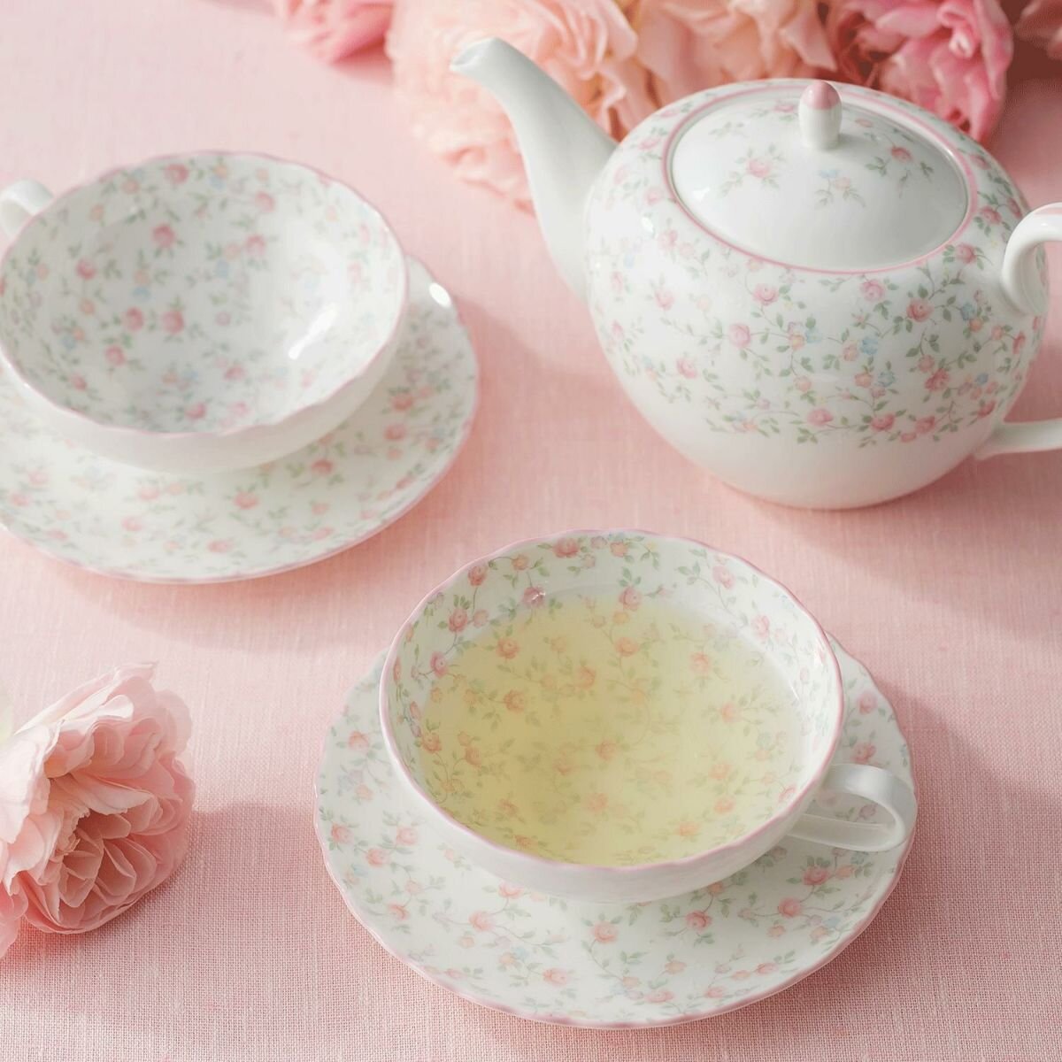 特集 豊富なデザインから選ぶティーカップ | ノリタケ食器公式