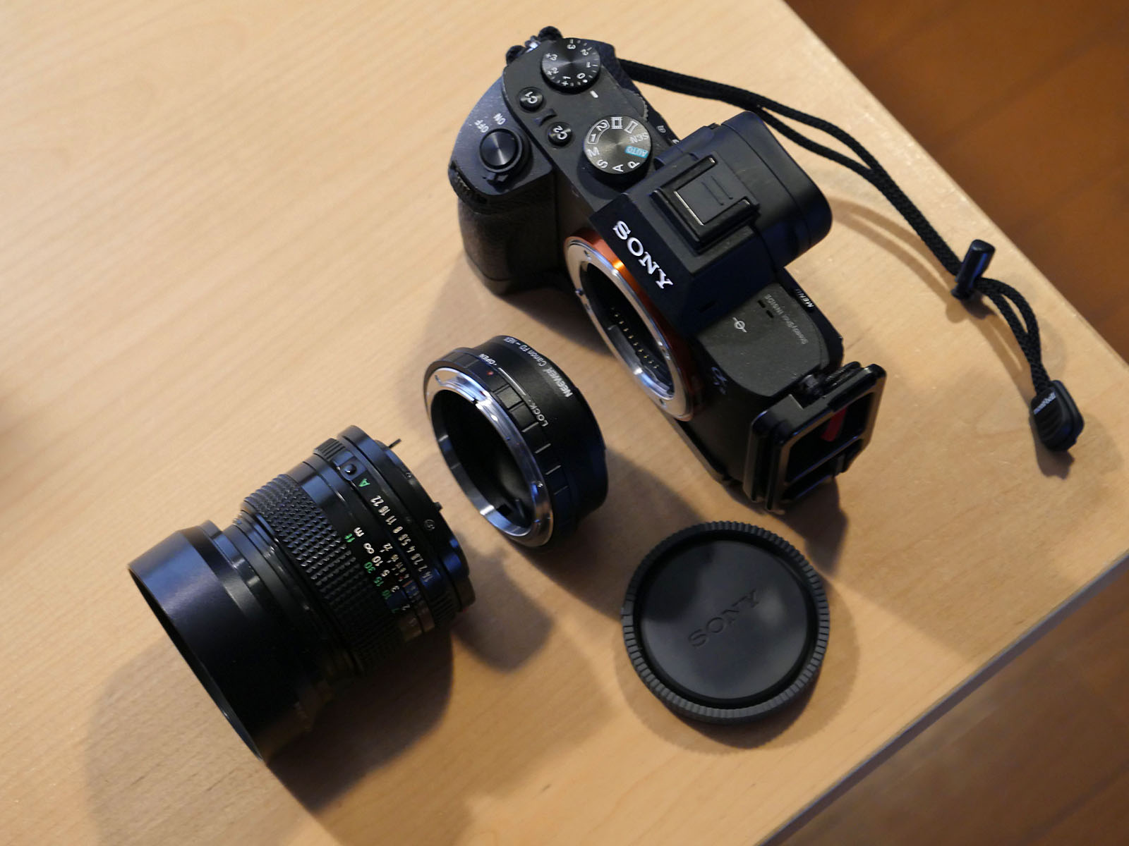 NEEWER レンズマウント変換アダプタ ： Canon FD/FLレンズ × Sony α E
