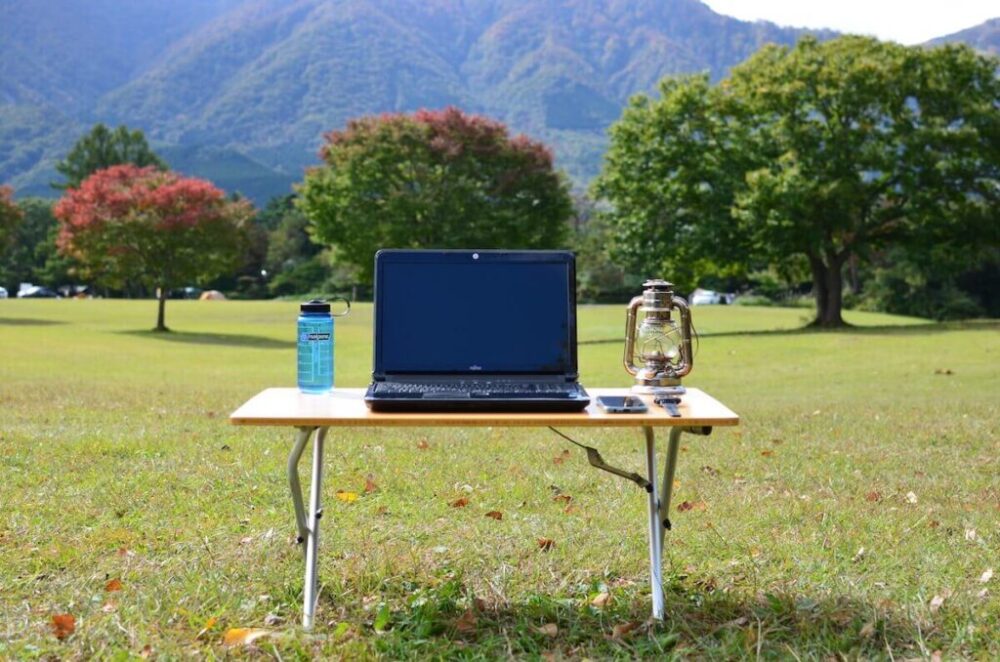 キャンプしながらPC作業】スノーピークワンアクションローテーブルの