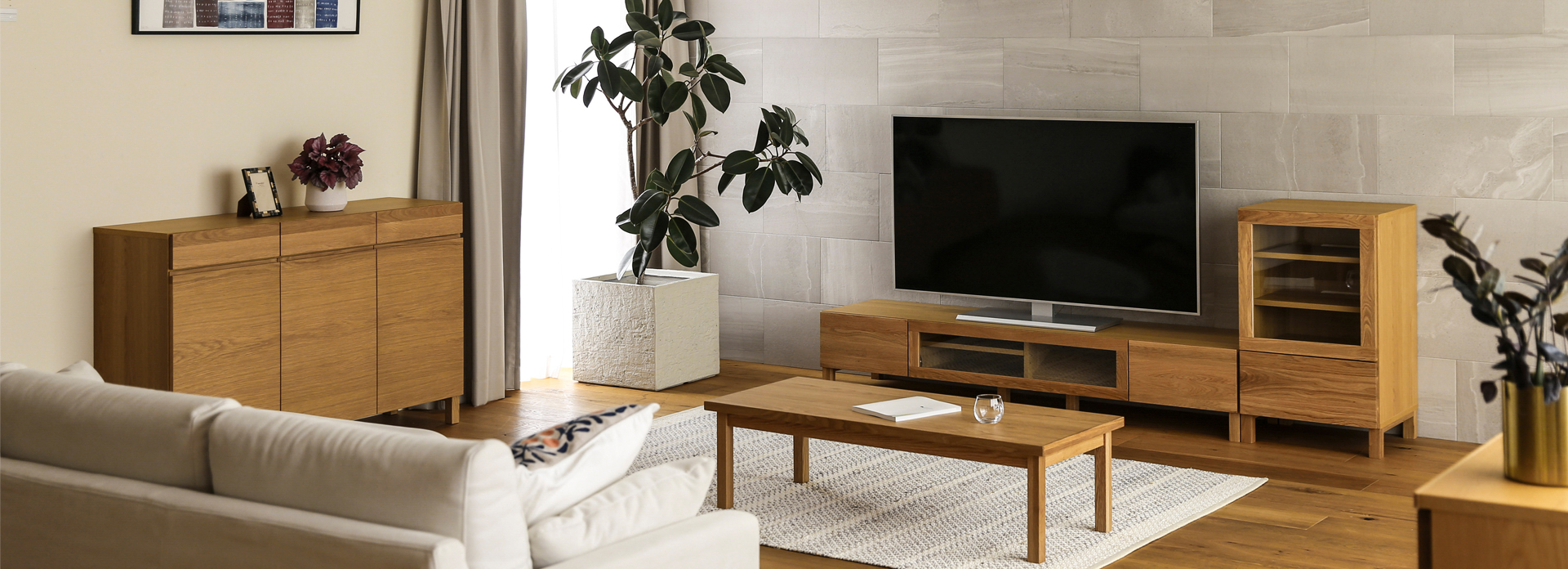 レッチェ 180TVボード OAK(W180×D44×H35cm)税込￥125,000 | 高野木工