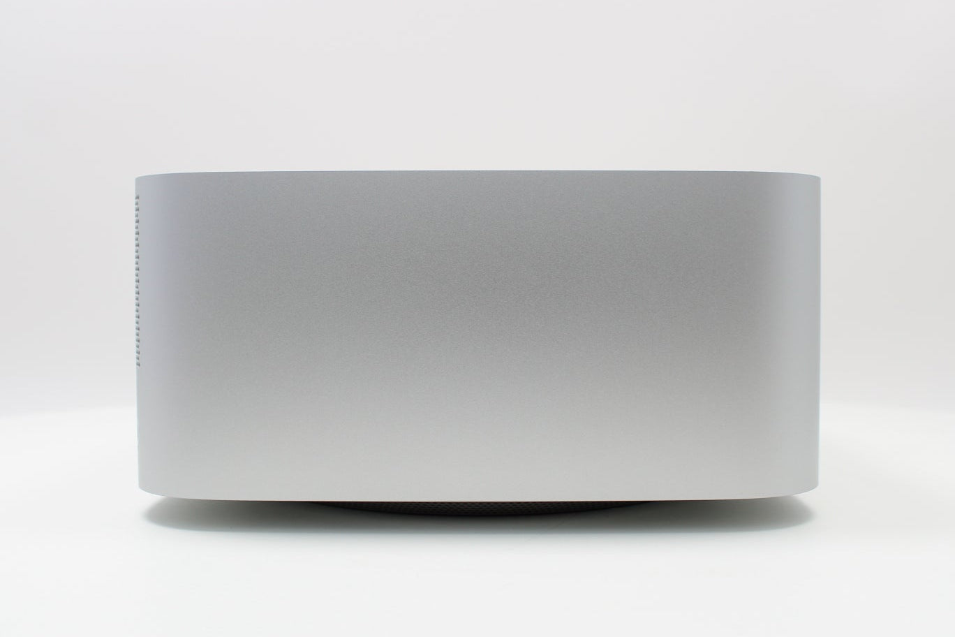 Mac Studio (2022) – Apple M1 Max 3.2GHz • 32-Core GPU – 64GB RAM 2TB S