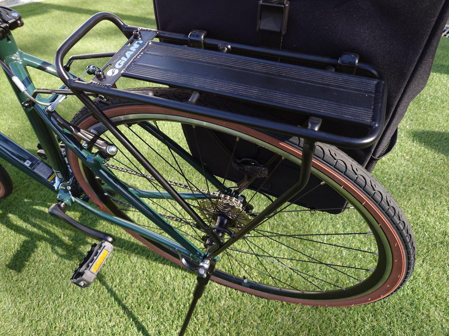 GIANT ESCAPE ジャイアント エスケープ 通勤通学、街乗りに大活躍する