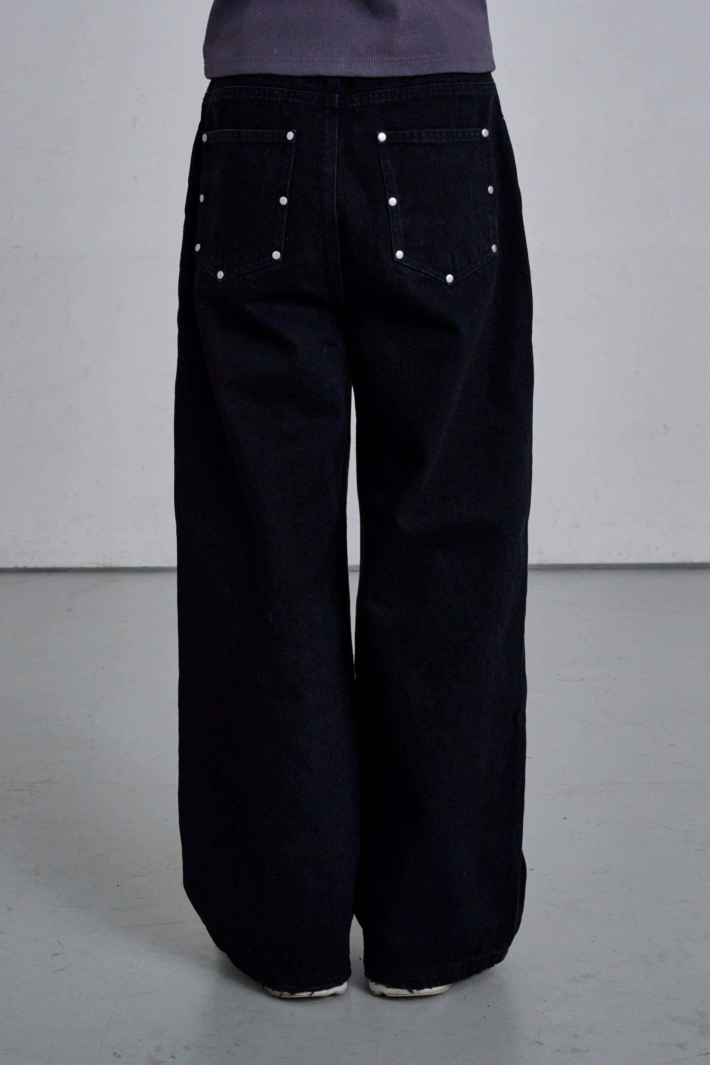 STUDS DENIM / BLACK – THE CLE