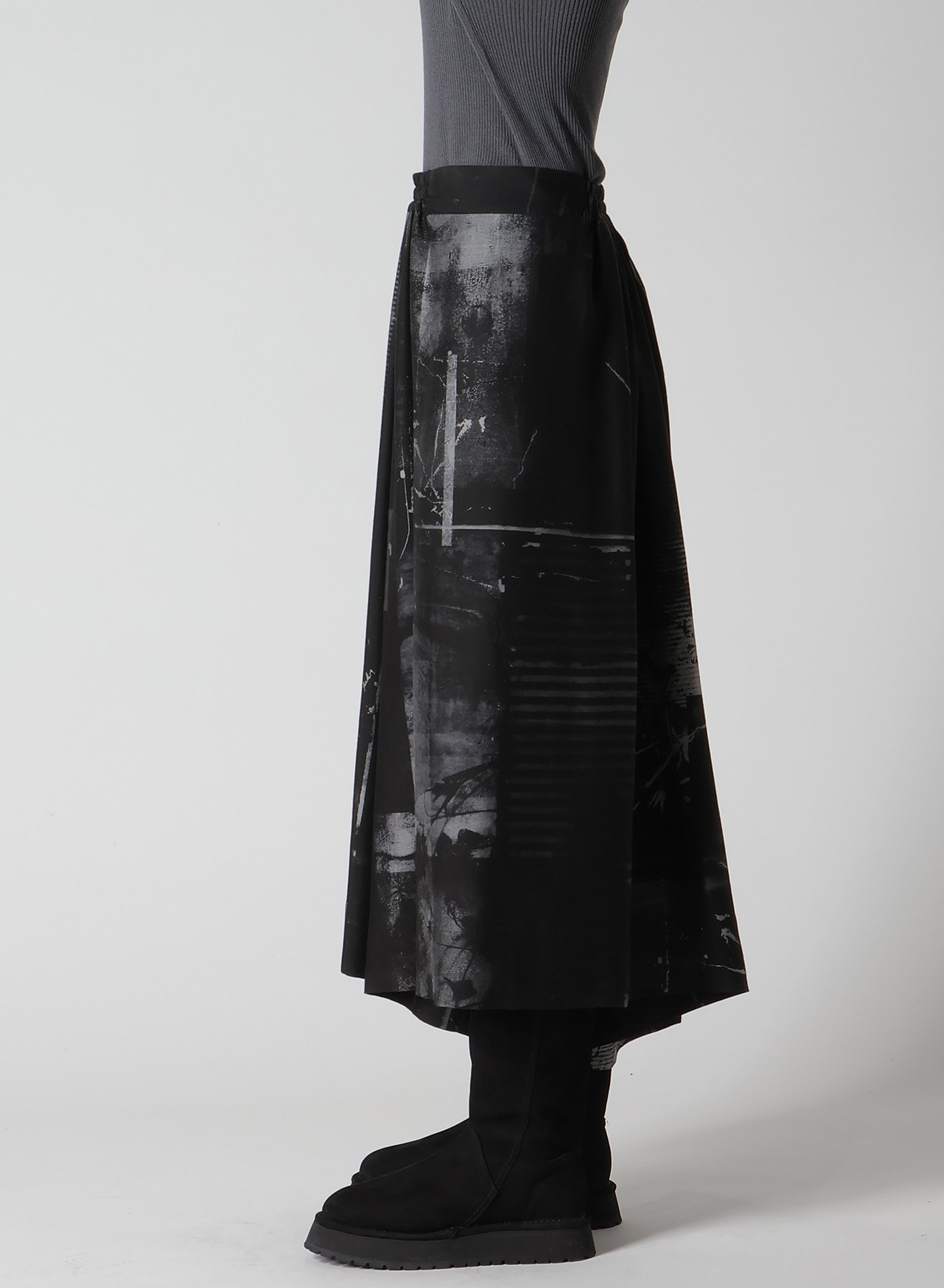 CUPRO BLURRY FLOWER PRINT RIGHT-SIDE GATEHRED PANTS(XS Grey