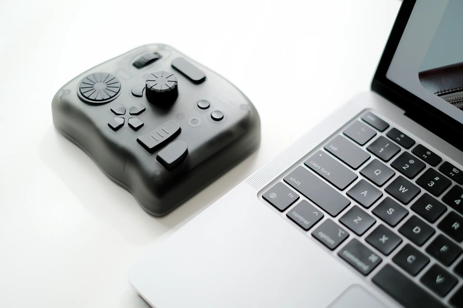 TourBox Elite』レビュー｜イラスト制作には必須級！あらゆる作業が