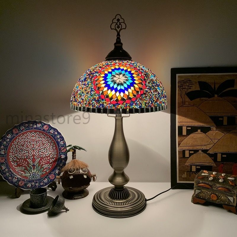 インテリアに映えるオシャレなステンドグラスランプ インテリアに