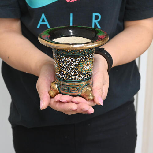 楽天市場】高級 国産 万年青鉢 唐草 京楽焼 3.5号 植木鉢 オモト 黒鉢