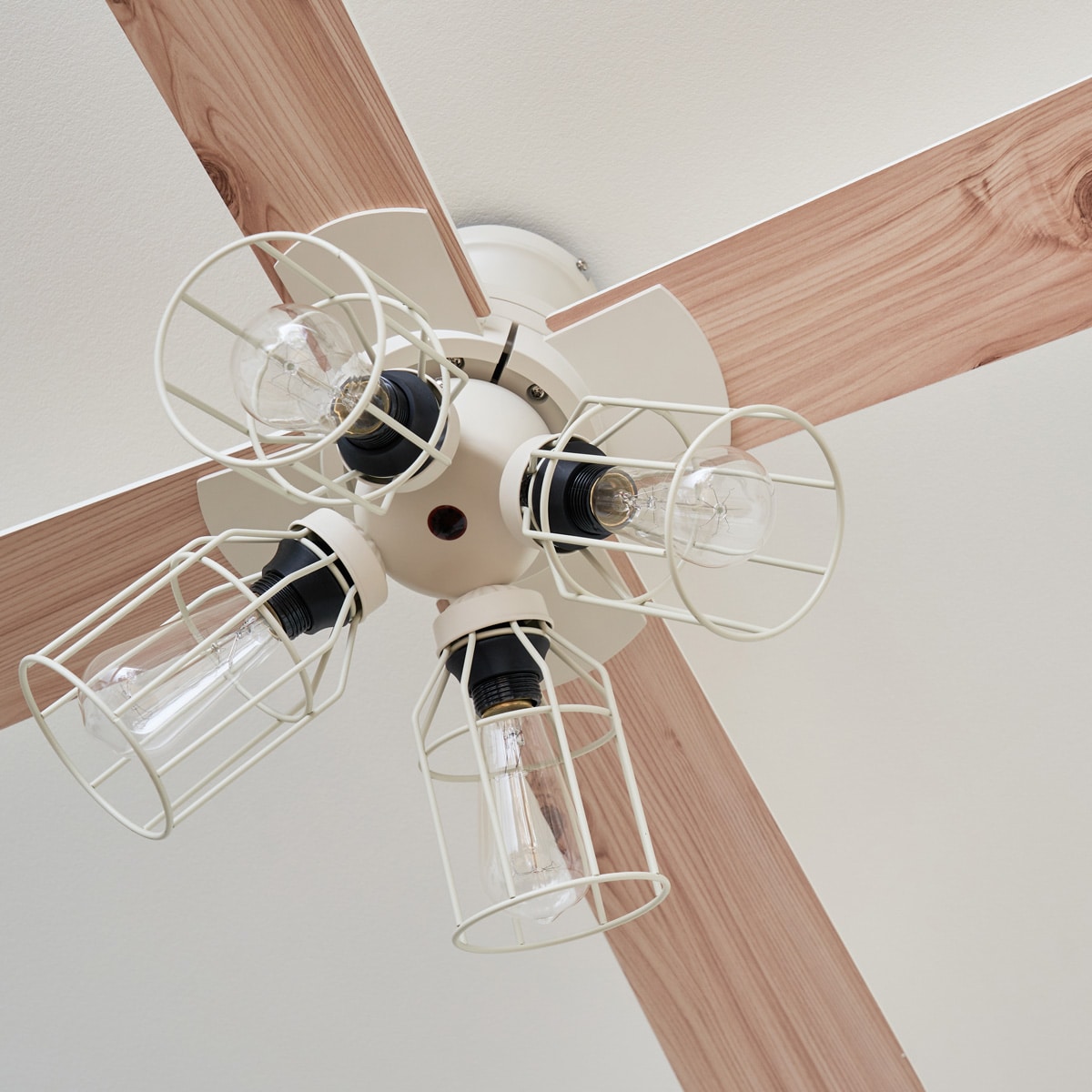 楽天市場】ヴィンテージスタイルのシーリングファン 4灯【メーカー直送