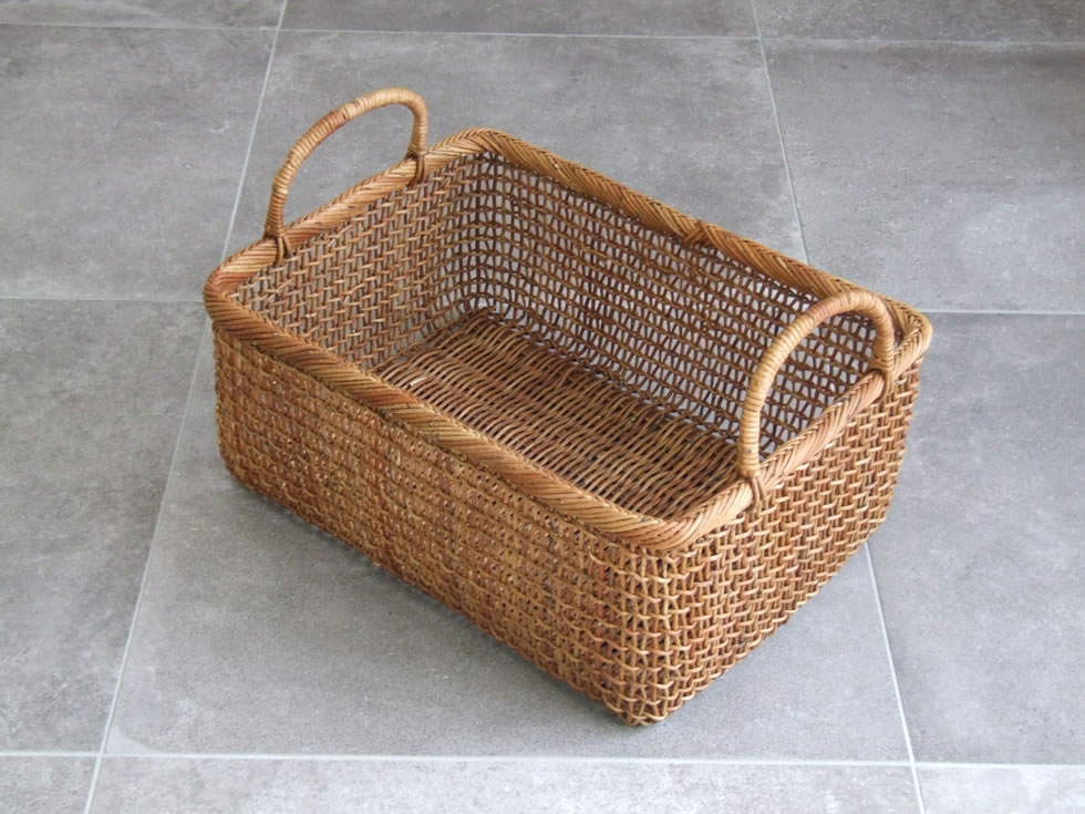 楽天市場】秋田県 あけび蔓細工 あけびかご 書類籠 特上透かし編み こ