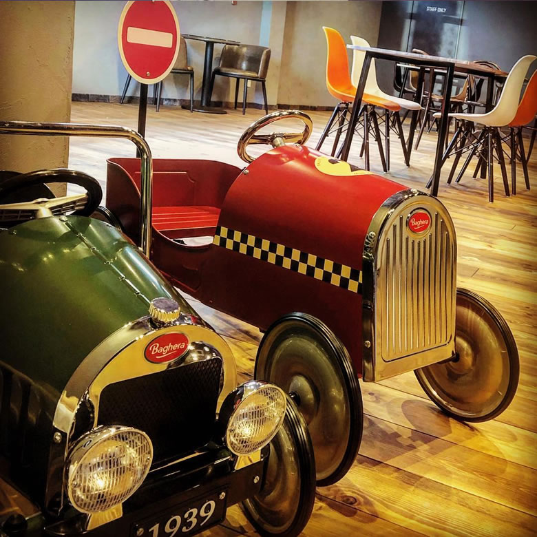 楽天市場】Baghera ペダルカー ライドオン Legend Red Rider #1926M