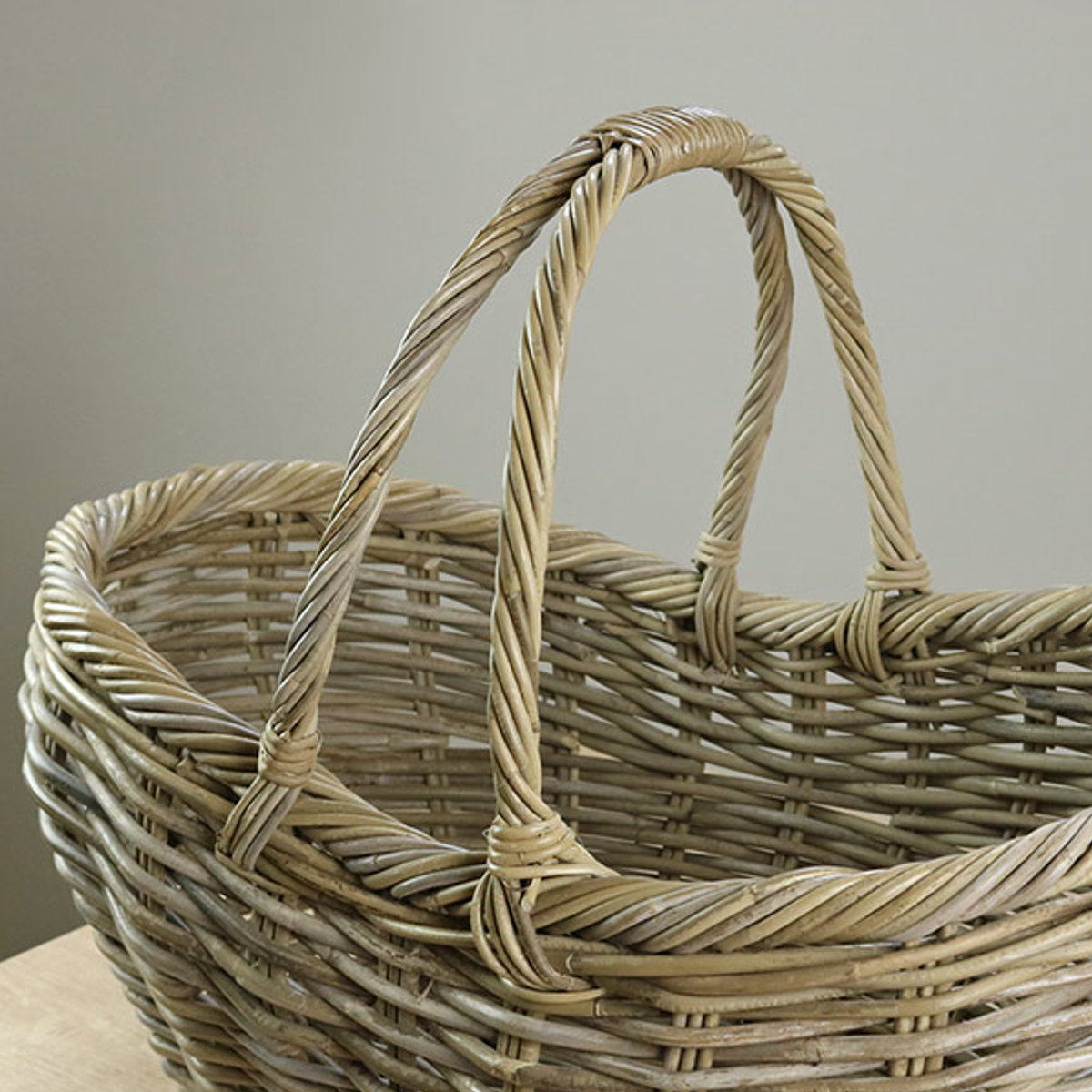 楽天市場】バスケット ラタン 幅61×奥行37×高さ48 持ち手付き かご