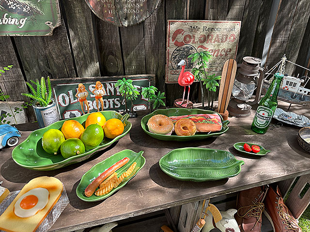 楽天市場】バナナリーフ トレイ お皿 （Mサイズ） 陶器製 ディッシュ