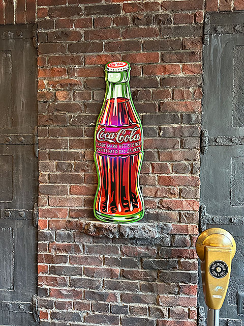 楽天市場】ド迫力！特大サイズ看板 コカ・コーラ コンツアーボトル型