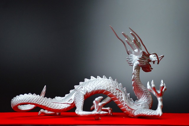 楽天市場】《5本指の龍》 銅製・王妃銀龍 特典◇天然水晶玉&黄金水杯付