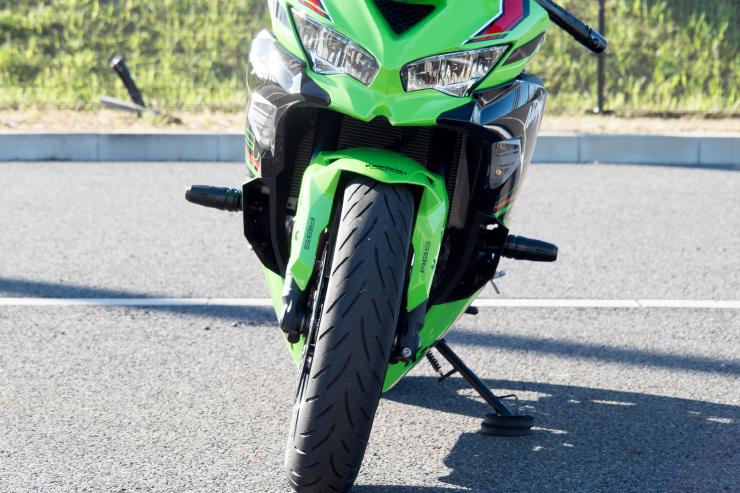 楽天市場】Ninja ZX-4RR・ZX-4R SE エンジンガード(左側・1本）weg-19e