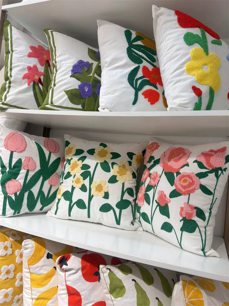 楽天市場】クッションカバー 45×45cm 全17色展開 果物 動物 花柄 刺繍