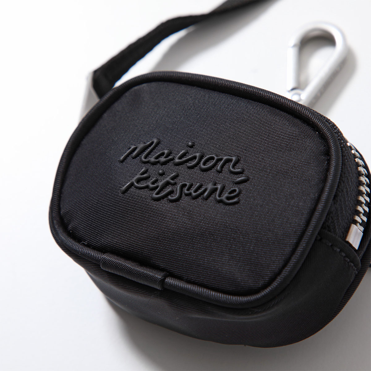 楽天市場】MAISON KITSUNE メゾンキツネ イヤフォンケース