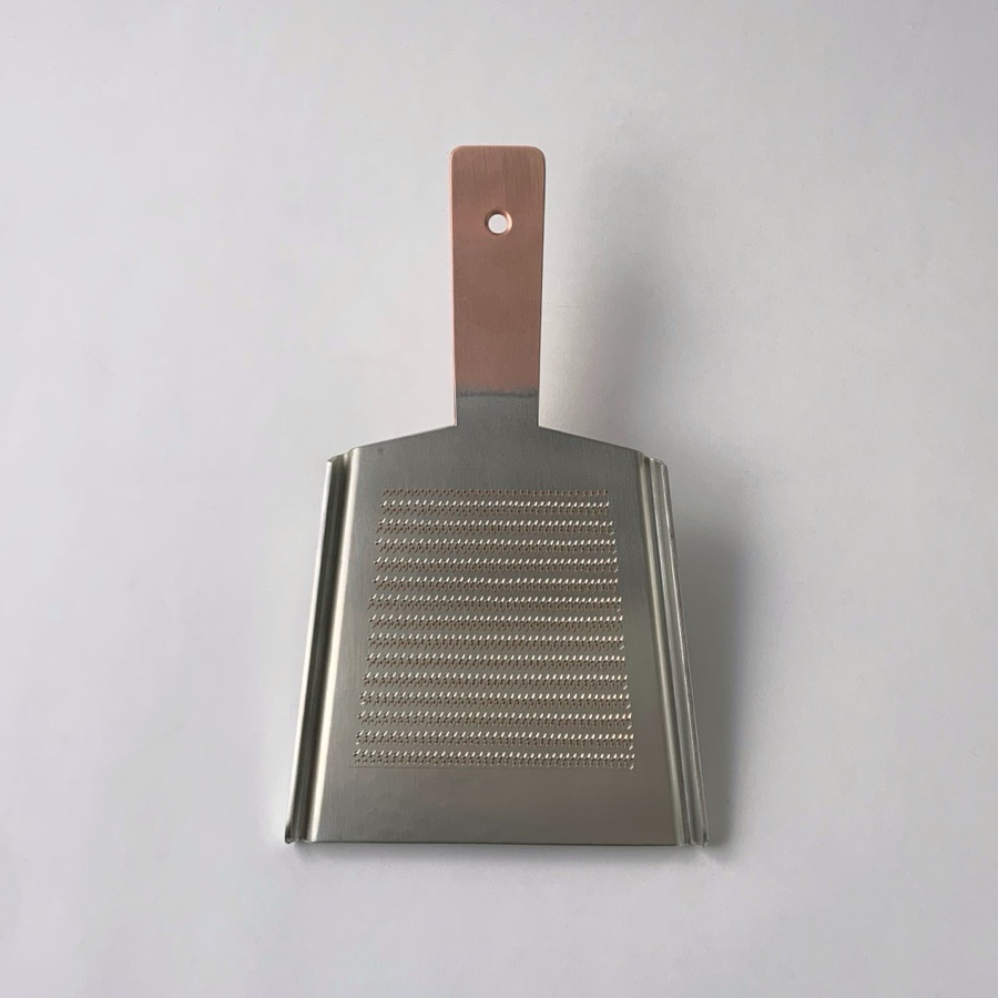 楽天市場】【在庫あり】(おまけ付) 銅おろし金 平型4号 両面刃 /4番