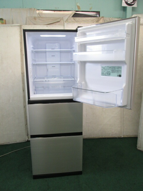 0625ah-r27tv-1204.jpg