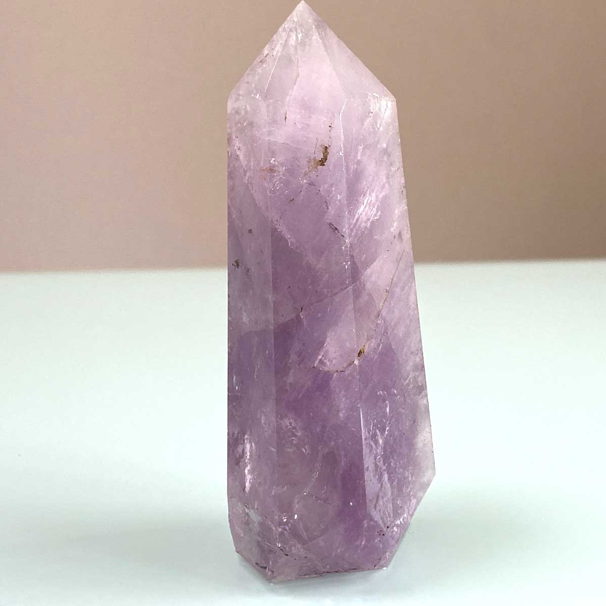 楽天市場】アメジスト 220g 六角柱 水晶 天然石 原石 置物 紫水晶