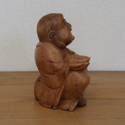 楽天市場】布袋さんの木彫り 座像 木製 スワール無垢材 20cm 七福神