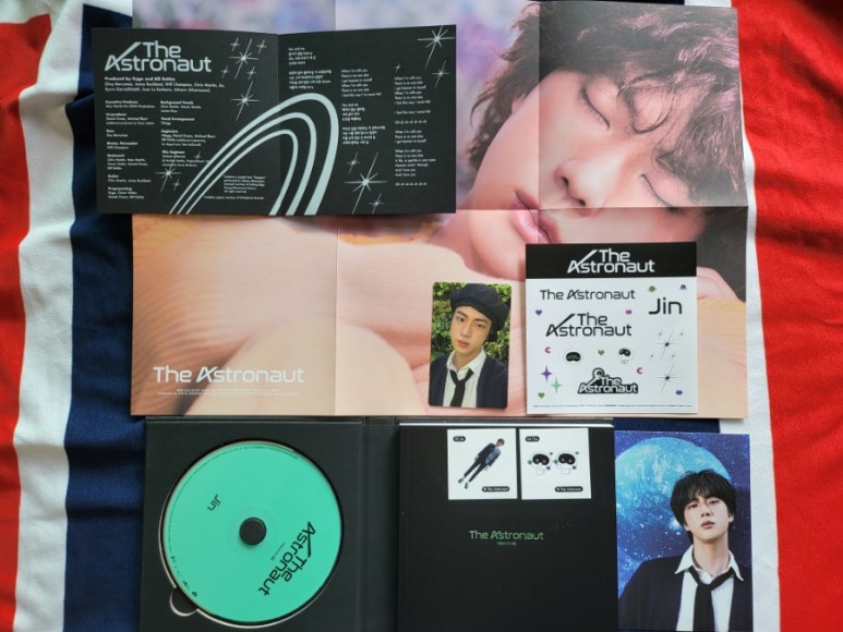 楽天市場】☆配送無料☆即時発送☆1種選択☆BTS JIN [The Astronaut