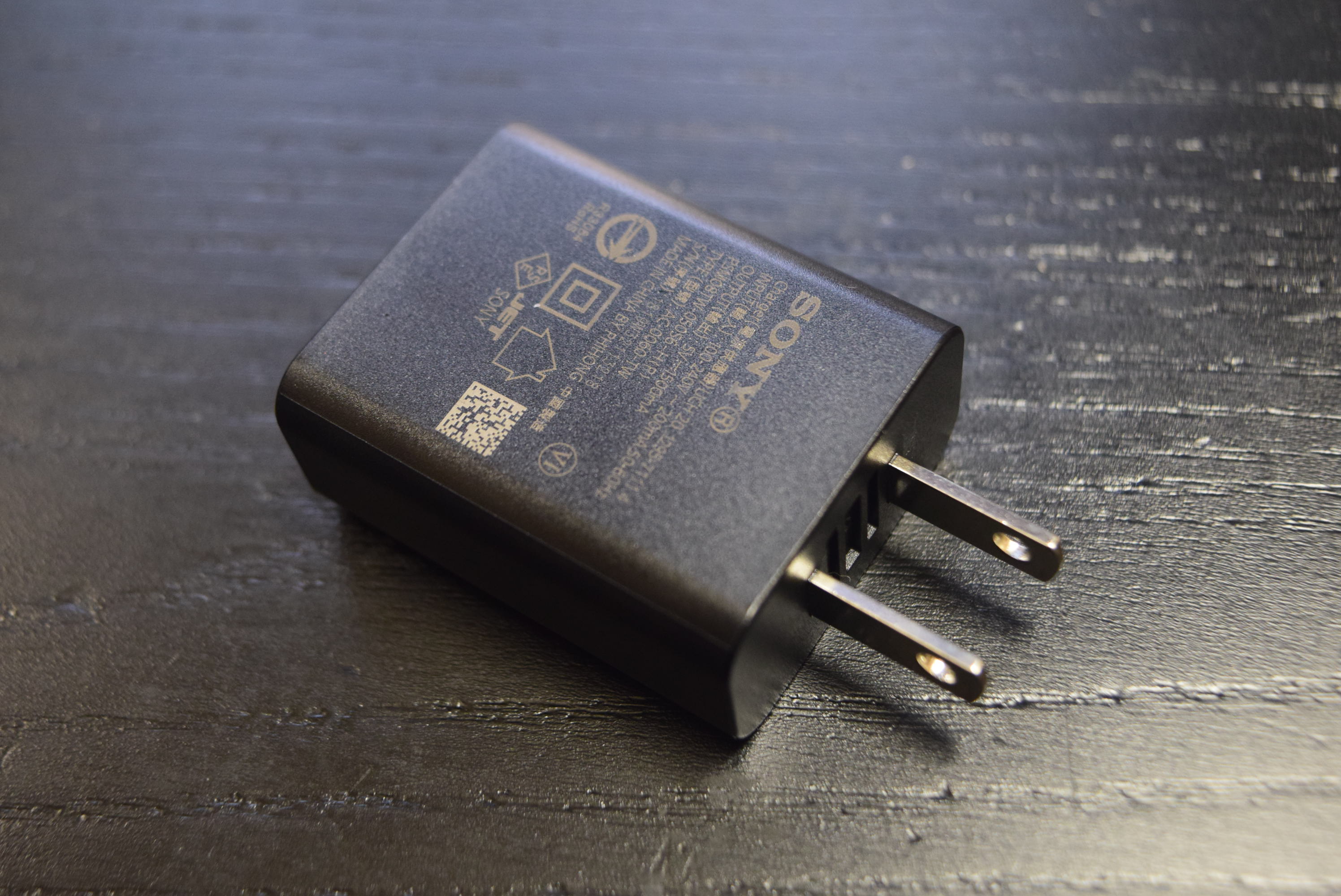 楽天市場】[中古]純正 SONY ソニー ACアダプタ USB充電器 AC-0060-TW