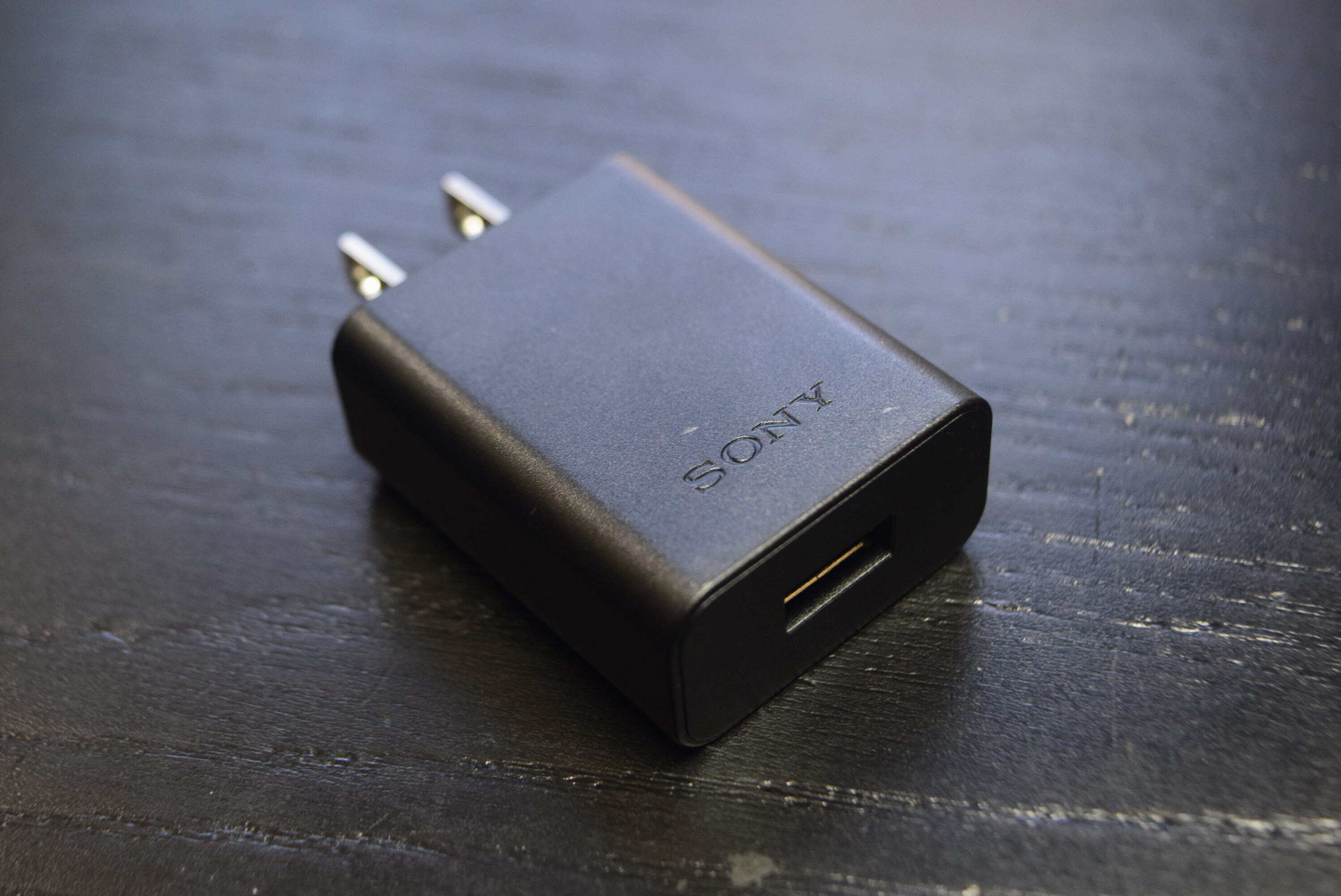 楽天市場】[中古]純正 SONY ソニー ACアダプタ USB充電器 AC-0060-TW