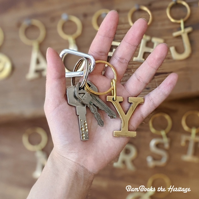 楽天市場】【メール便1通につき5個まで】 真鍮イニシャルキーリング