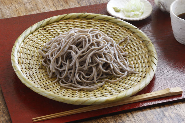 楽天市場】白竹 蕎麦ざる(戸隠風)直径約24cm【盛り目安 大盛りの一人前