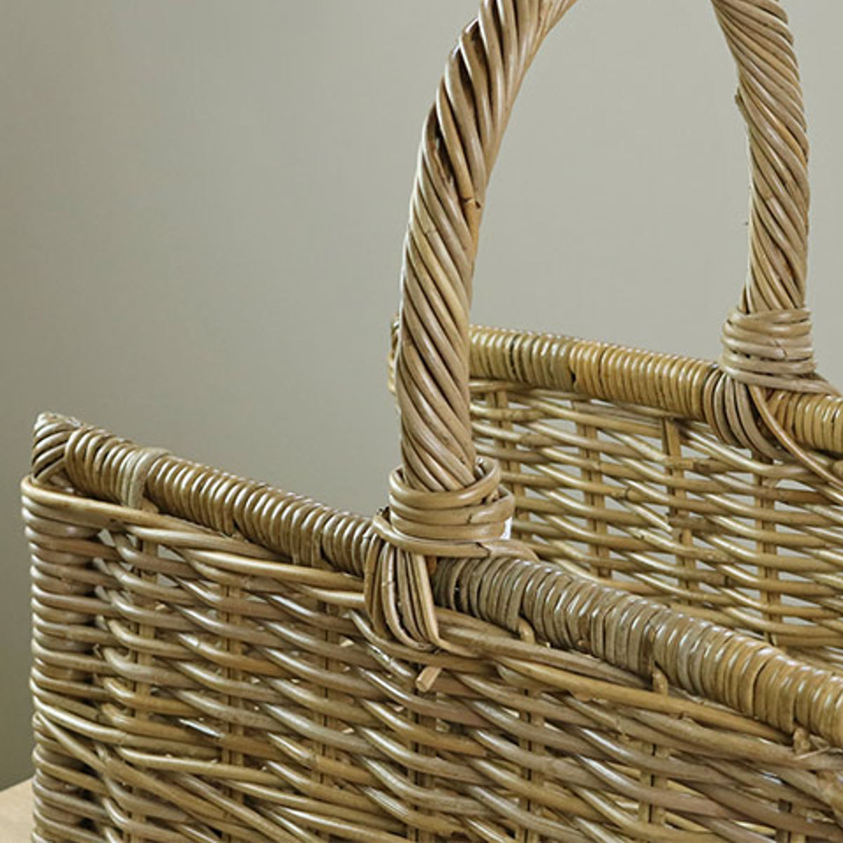 楽天市場】バスケット ラタン 幅53×奥行31×高さ50 持ち手付き かご