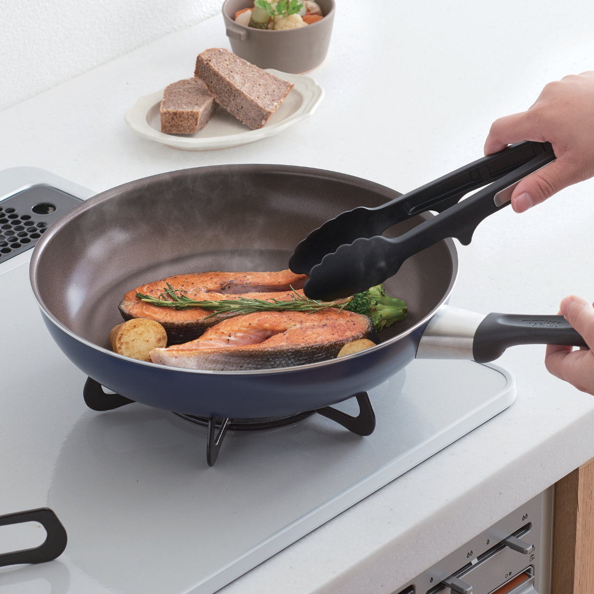楽天市場】サーモス フライパン 26cm ガス火専用 デュラブルシリーズ