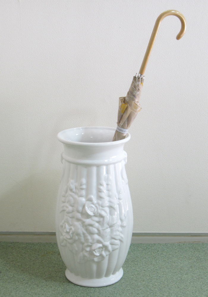 楽天市場】傘立て(かさたて) 陶器 ポルトガル ローズレリーフ ホワイト