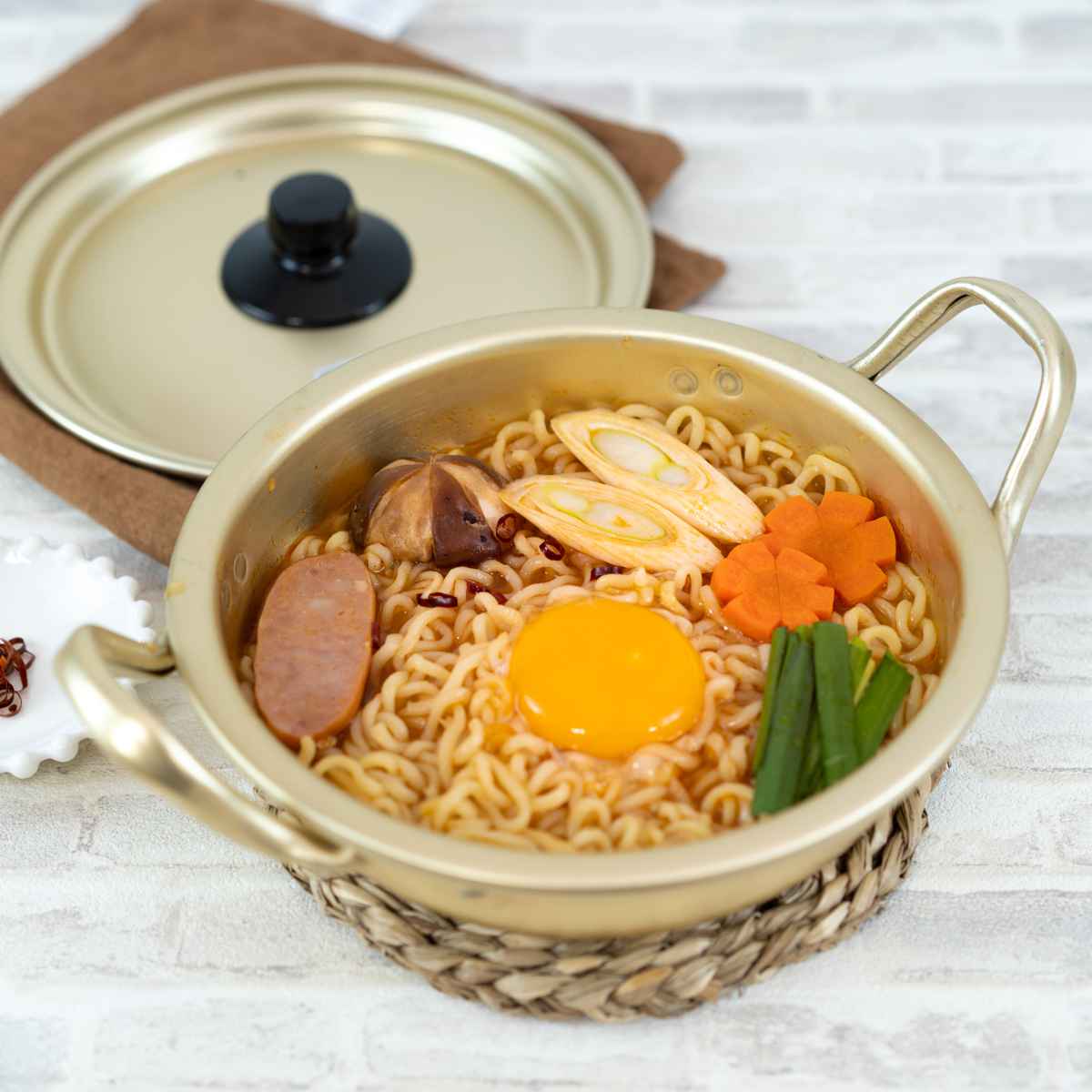 楽天市場】ラーメン鍋 18cm 浅型 アルミ製 味覚探訪 韓国編 両手鍋