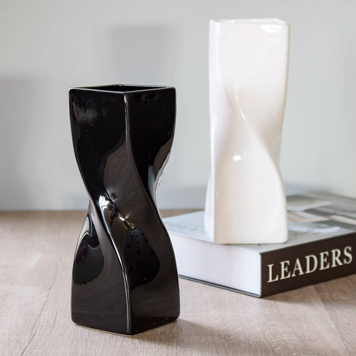 楽天市場】花瓶 モノトーンフラワーベース 陶器 幅6.5×奥行6.5×高さ