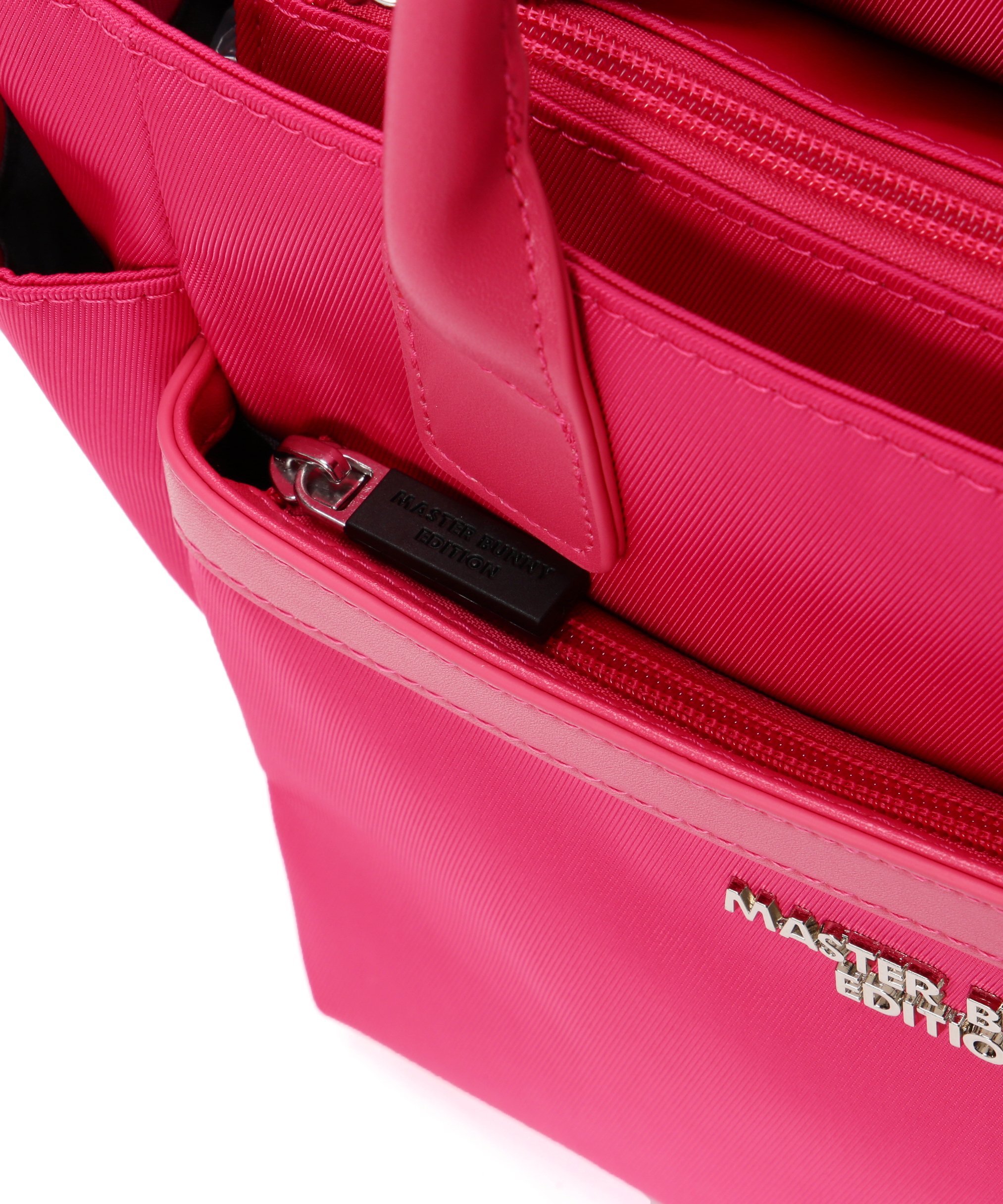 MASTER BUNNY EDITION｜Peツイル カートバッグ (UNISEX) | Rakuten