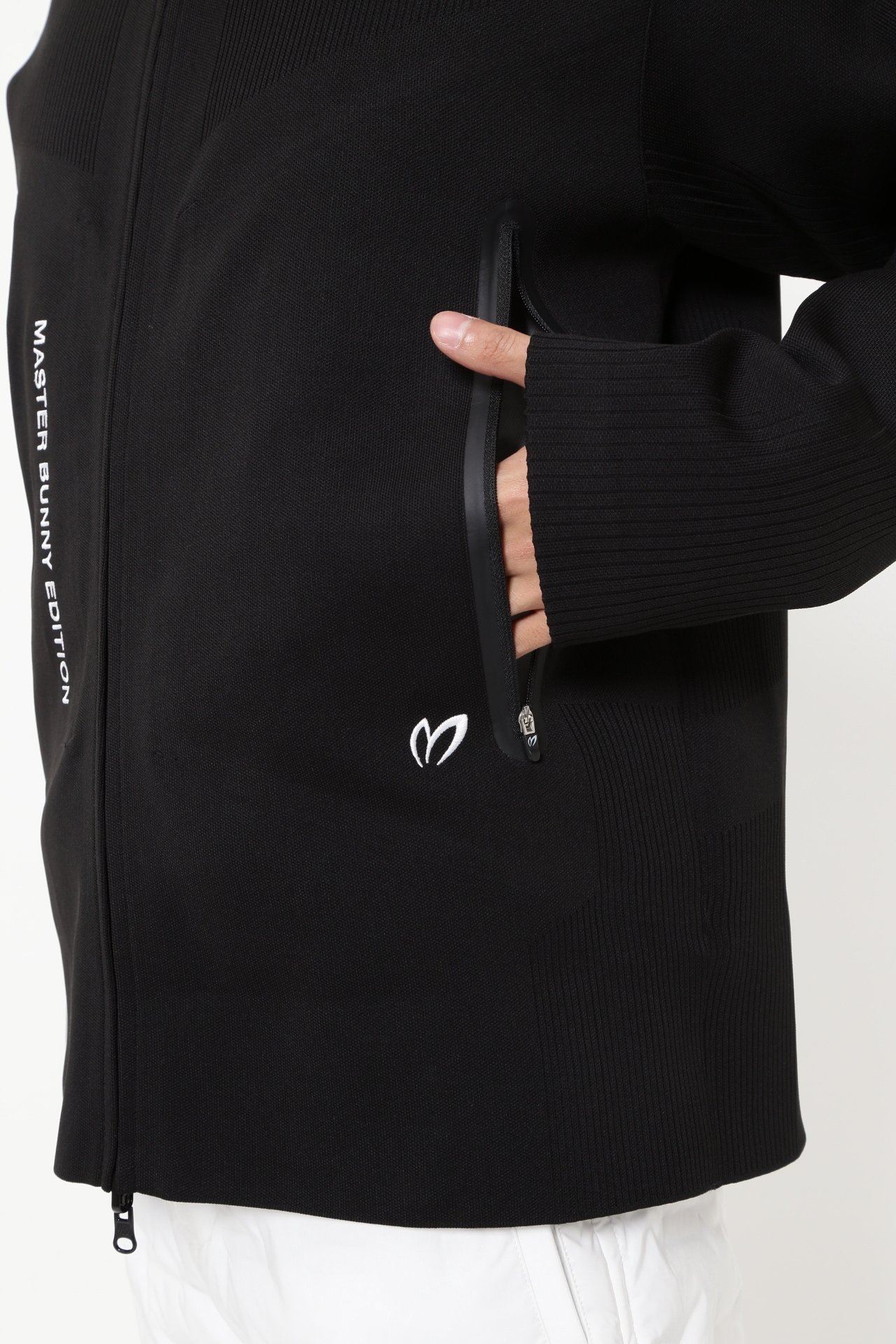 MASTER BUNNY EDITION｜モーションニット フルジップジャケット