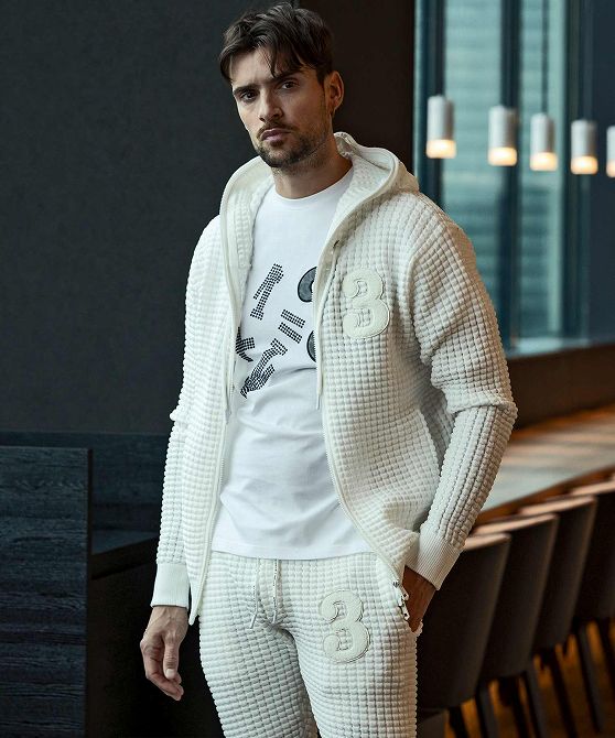 楽天市場】1PIU1UGUALE3 RELAX ウノピゥウノウグァーレトレ リラックス