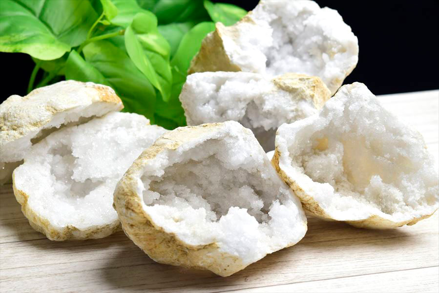 楽天市場】水晶 カルサイト ジオード 晶洞 原石 モロッコ・スマラ産