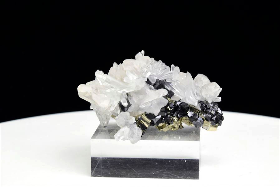 楽天市場】◇水晶共生◇ パイライト 黄鉄鉱 クラスター ミニサイズ【約