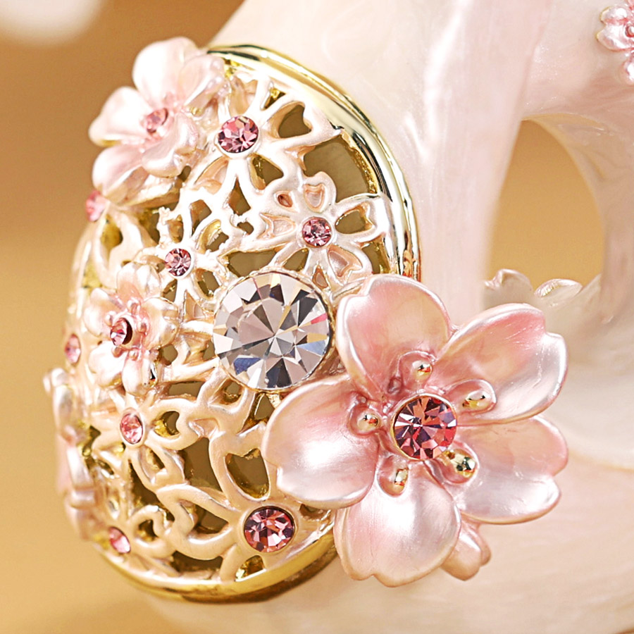 楽天市場】＜桜小蛇＞白蛇 巳年 干支の置物 ジュエリーボックス