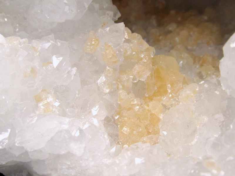 楽天市場】【全品P5倍】○超特大【モロッコ産ジオード 晶洞 水晶 原石