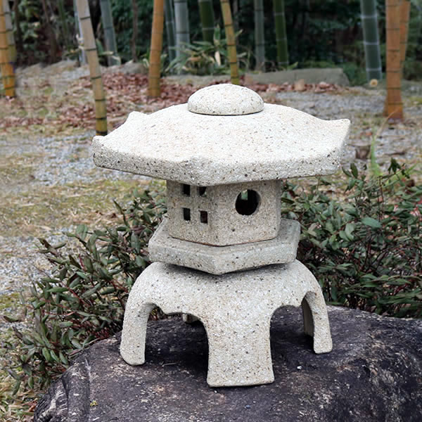 楽天市場】【38時間限定20%OFFクーポン配布中】雪見灯籠 信楽焼 16号