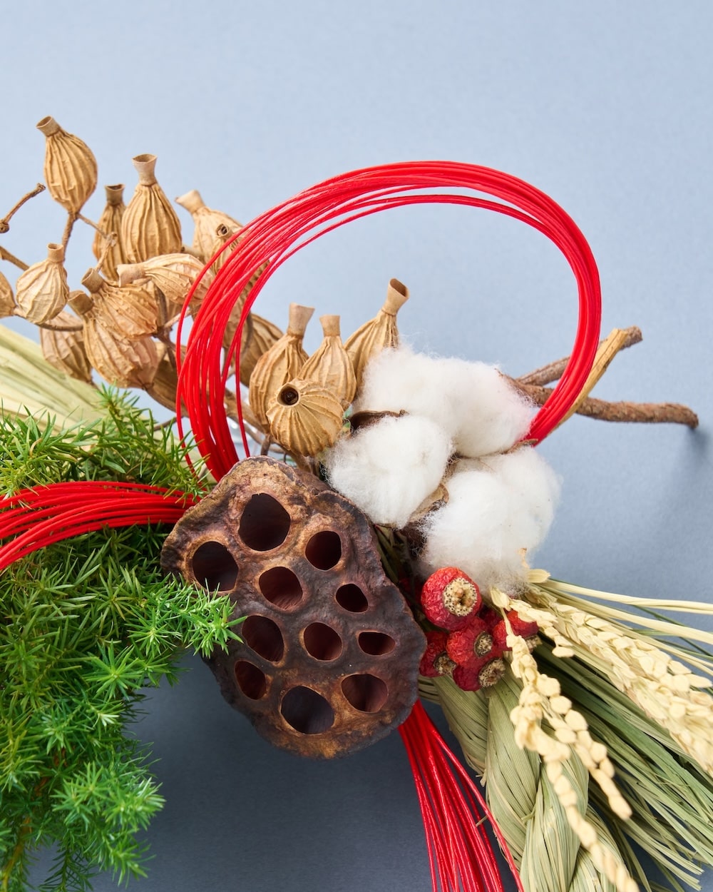 慶びを編む、赤い水引のお正月飾り 商品ページ - 土と風の植物園