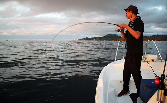 オモリグとメタルスッテの使い分けは『23カラマレッティーUX』にお任せ