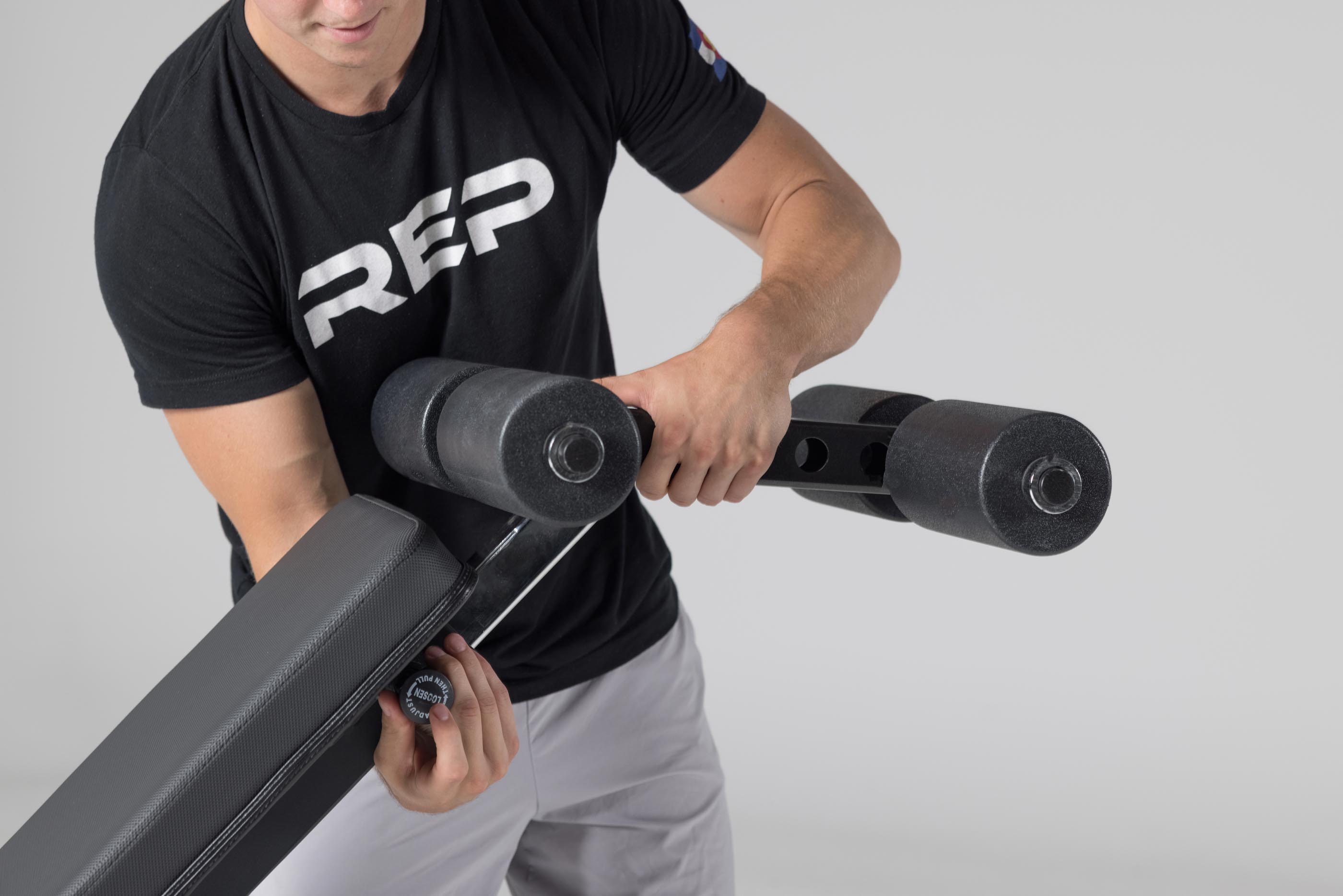アジャスタブルベンチレッグローラーアタッチメント | REP Fitness
